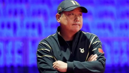 乐鱼体育官方下载-两鬓白发！50岁刘国梁老了 罕见发声：只有接受挫折 才能真正强大